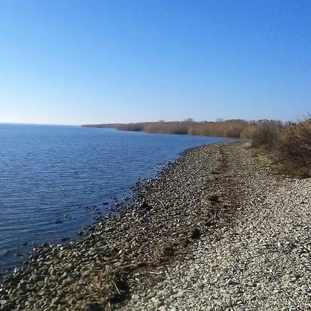 Casa Bunicilor Granny's House Hébergement de vacances